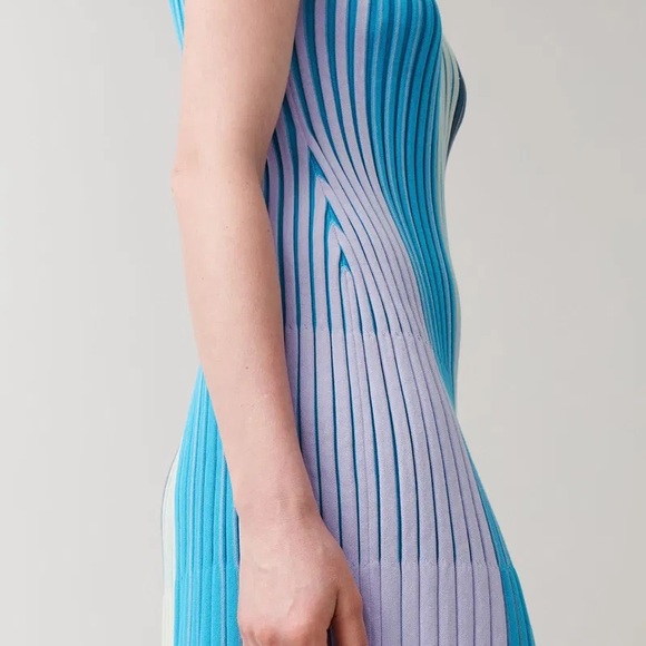 COS Blue, Purple, and Tan Pleated Maxi Skirt - Picture 4 of 9